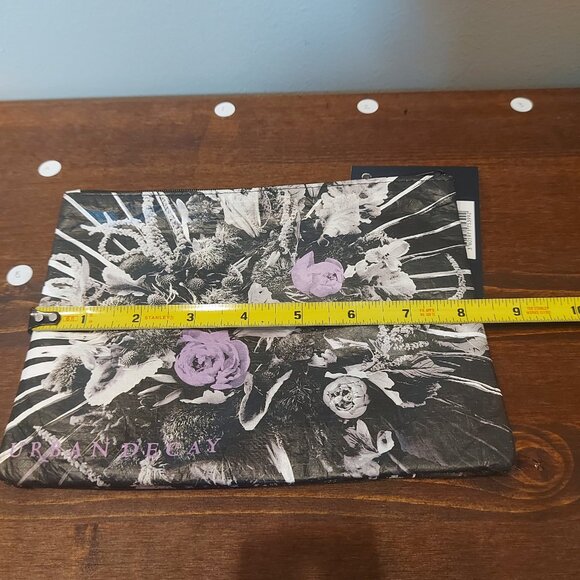 Urban Decay Makeup Pouch + Scent & Skin Mix - Picture 7 of 8